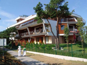 Гостиница Apartament Hong Kong  Юрате
